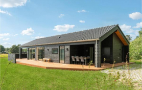 Cozy Home In Grenaa With Kitchen, Bønnerup Strand